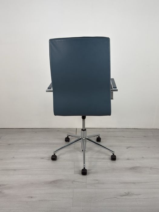 Директорски офис стол от естествена кожа сив, хромирана стомана