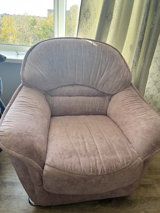 Продам два мягких уголка