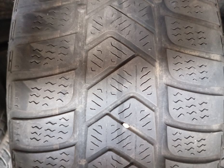 225 40 18 anvelope iarna