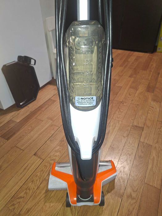 Aspirator vertical cu fir