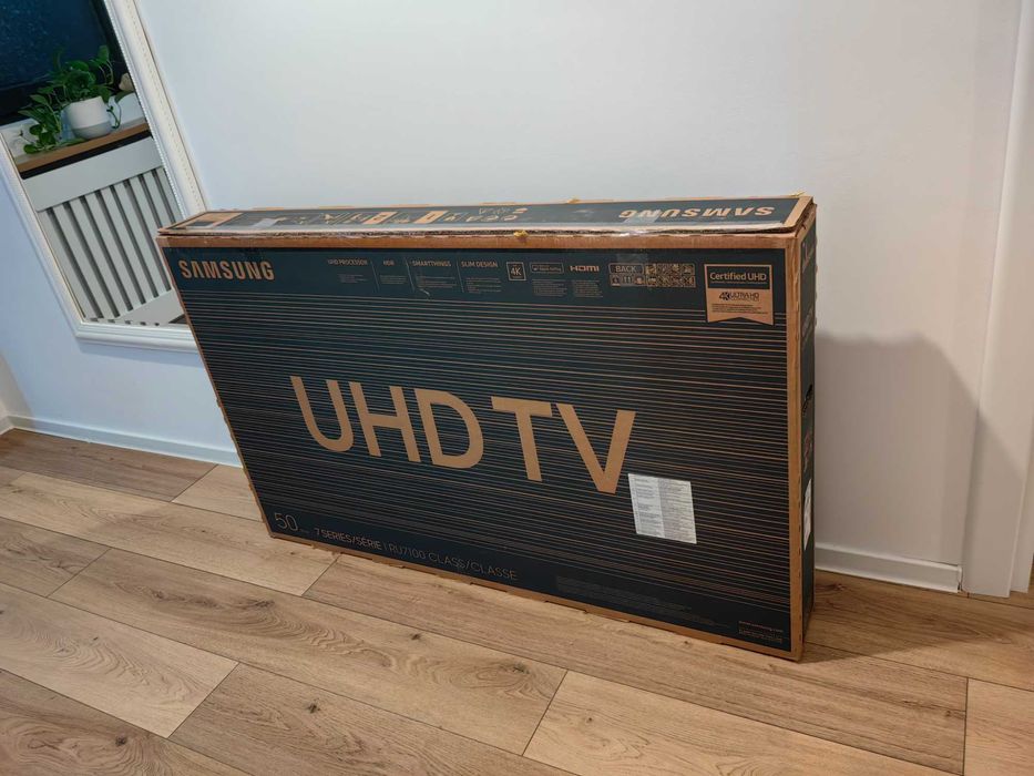 Samsung LED 146 cm Smart 4K Ultra HD Seria 7