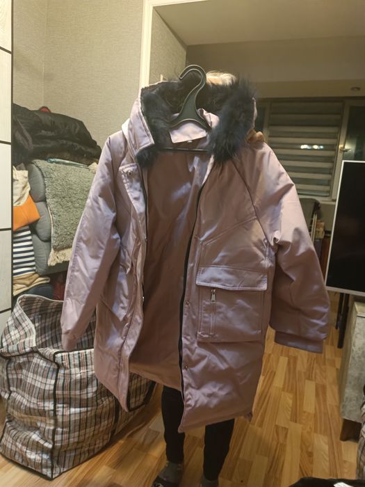 Продам куртку для девочек