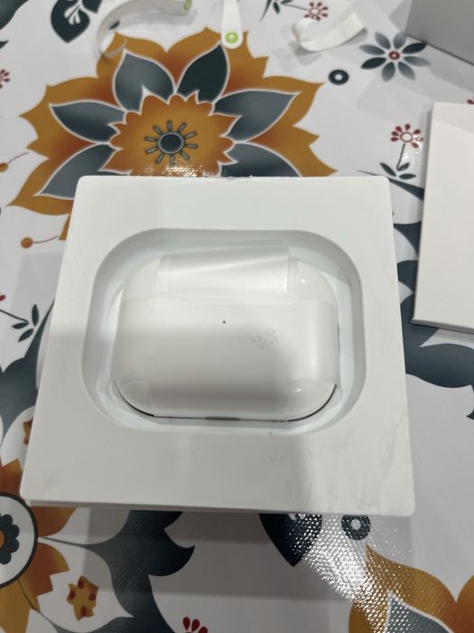 Продам новую Airpods pro Lux