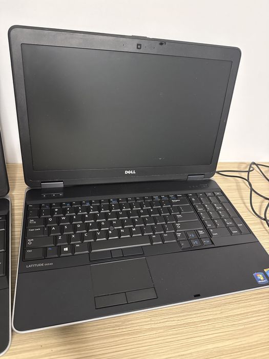 Laptop Dell 6540 DEFECT, i5, 4Gb DDR 3L, fara hdd/ssd, cu charger dell 65w,