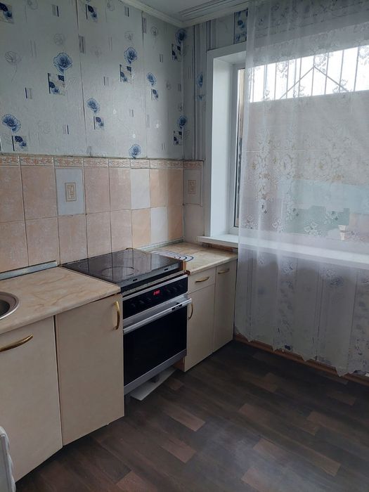 Сдам 2 х комн на Достыке