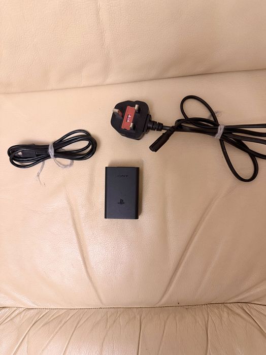 PlayStation PS Vita + 8GB карта памет – Отлично състояние