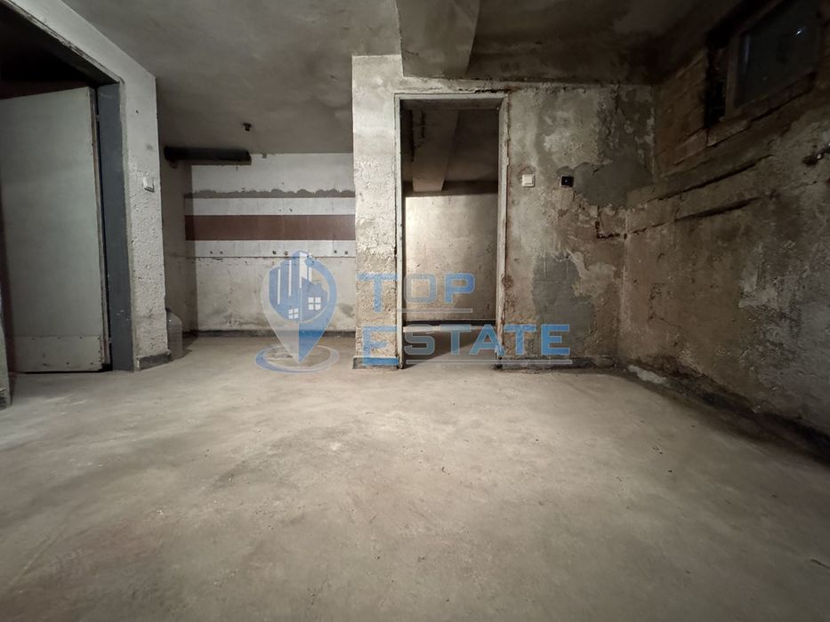 Просторно южно помещение в гр. Велико Търново