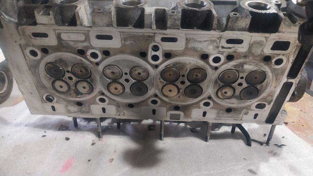 Двигател , глава за Рено Трафик 2.5 DCI 146 к.с