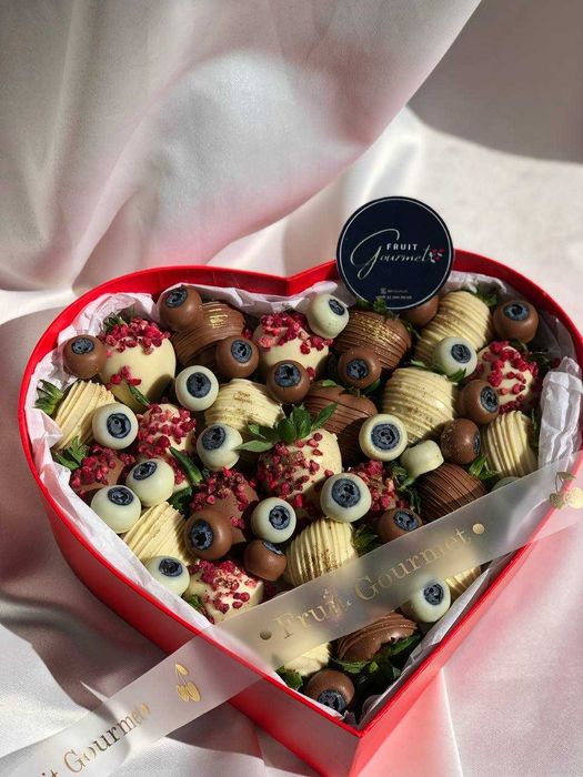 Клубника в шоколаде qulupnay shokolad Подарки для женщин
