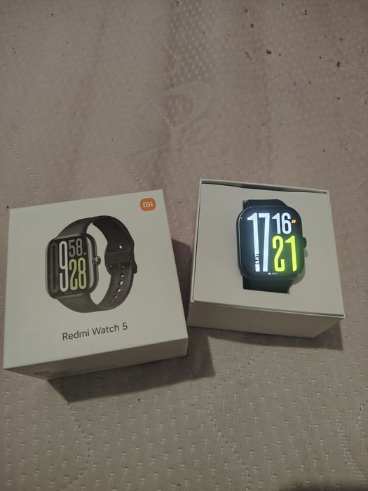 Продавам смарт гривна  Redmi watch 5