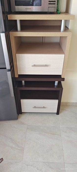 Италиански разтегателен диван от масивно дърво.