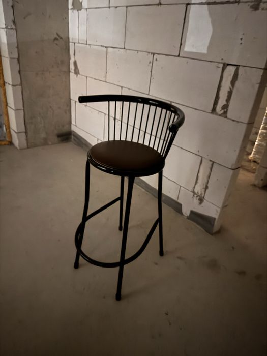 Продам барные стулья