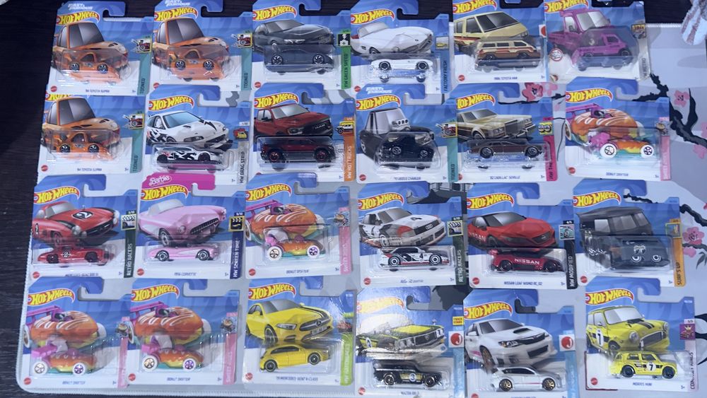 Hotwheels машинки