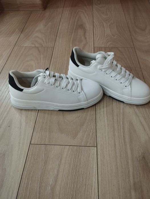 Продавам мъжки кецове