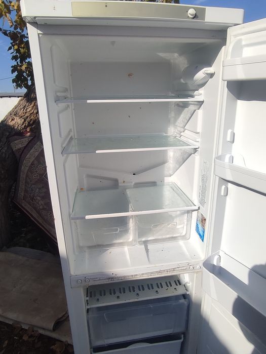 Продаётся холодильник.