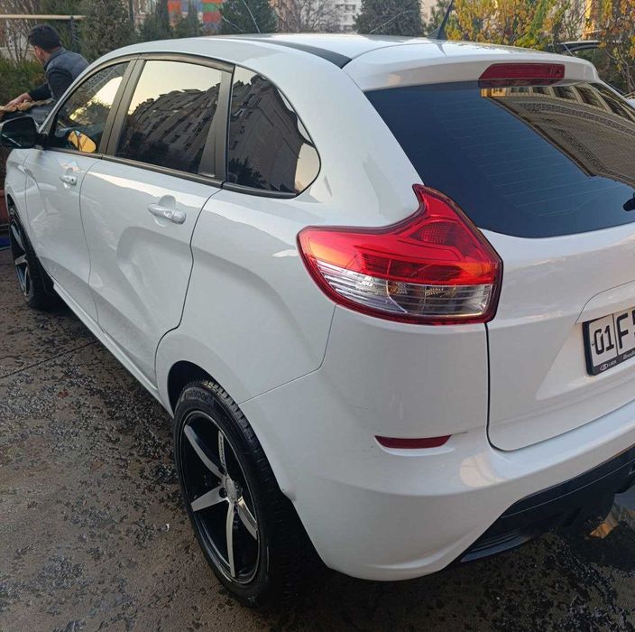 Продается LADA XRAY 1 позиция