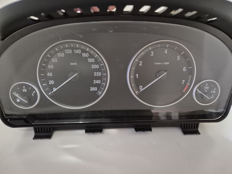 Приборная панель BMW