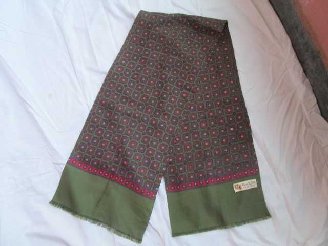 Pure Wool PURE SOIE мъжки за есен, пролет и лято копринен шал.