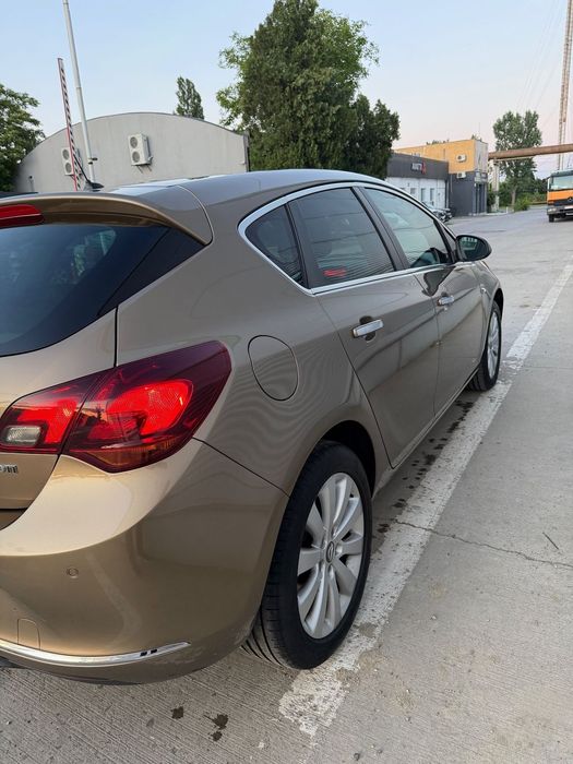 Opel Astra j 2013