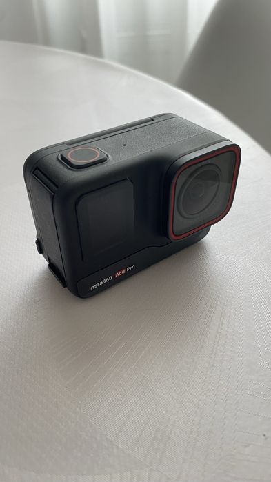 Insta 360 ace pro