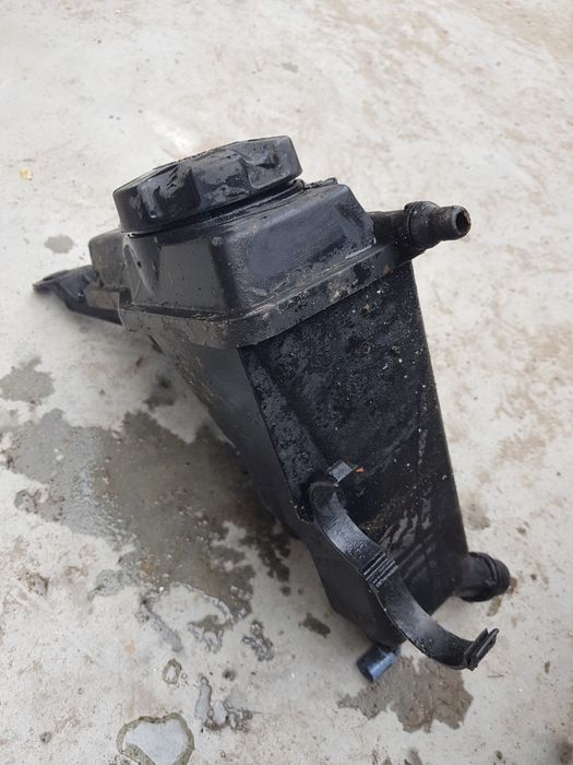 Казанче антифриз бмв е90 е91 е92