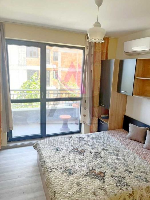 Дава се под наем Двустаен апартамент в к.к. Св.Св. Константин и Елена - 50 кв.м за 700 € - Снимка #2