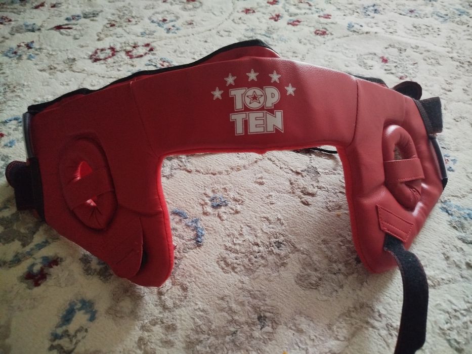 Новый боксерский шлем только 1раз надевался