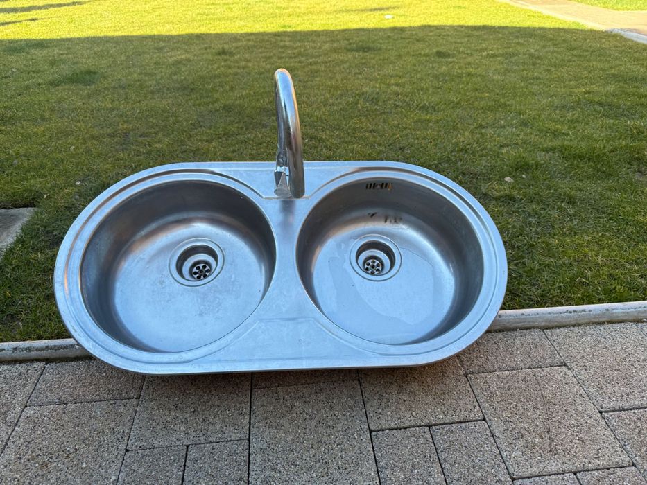 Vand chiuveta cu doua cuve