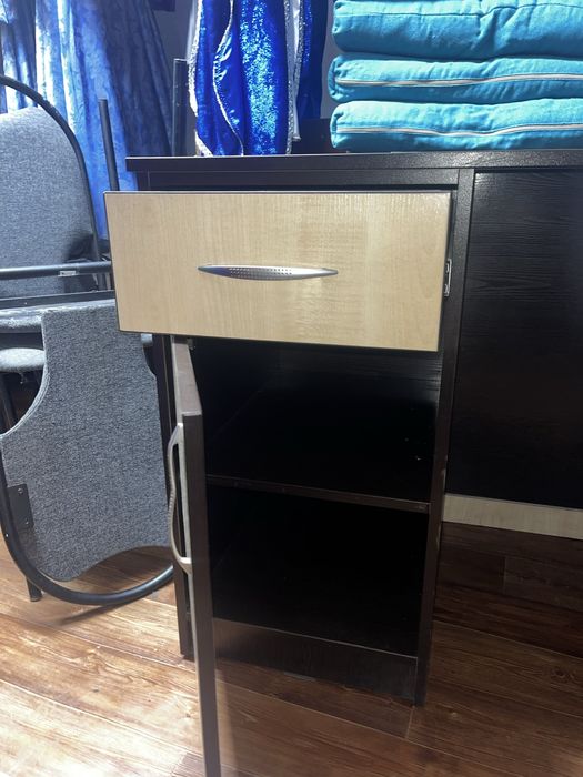 Стол офисный срочно продам