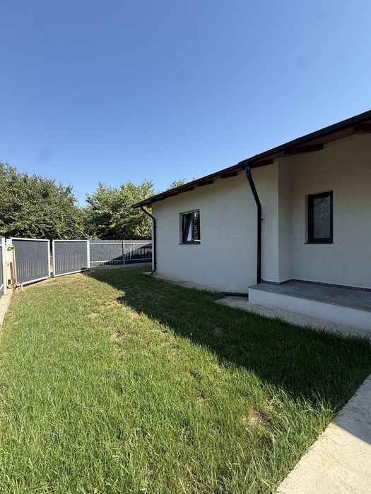 Vând casa Lilieci