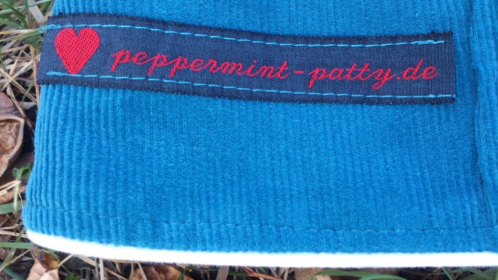 Дамска пола Peppermint- patty и парти ръкавици