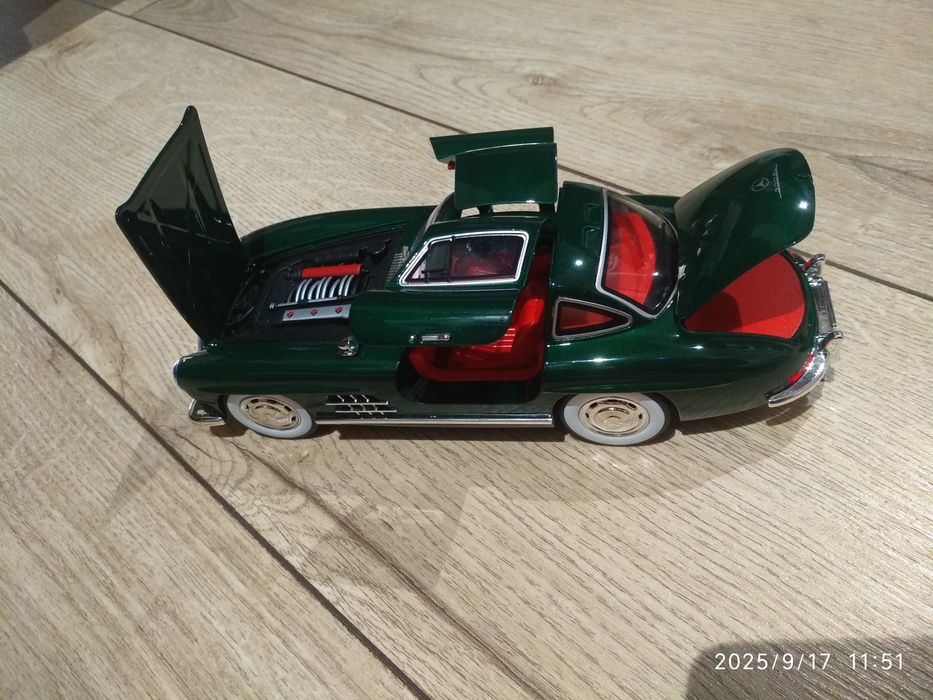 Модель 1:24 mercedes 300sl