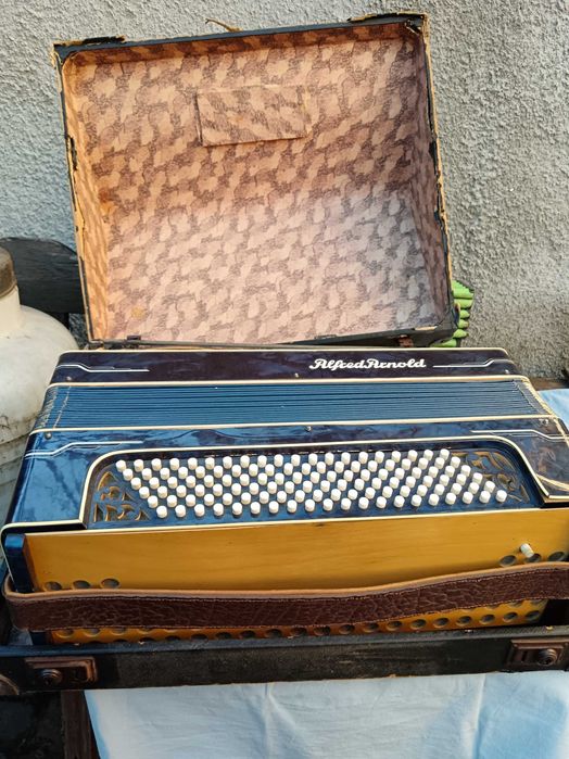 Акордеон ,,Alfred Arnold"