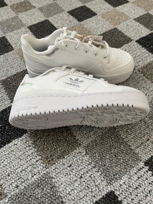 Adidas pentru fete marime 32