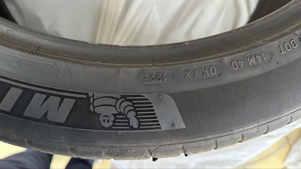 Michelin 275/40/22 летние шины