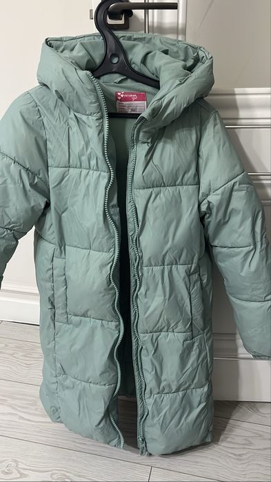 Продам пуховик для девочки