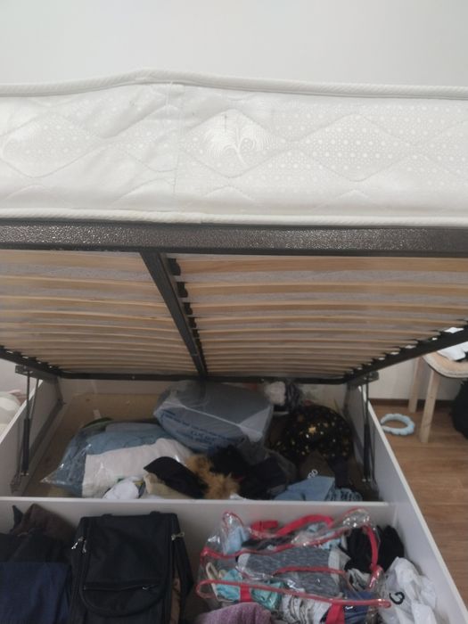 Кровать двуспальная