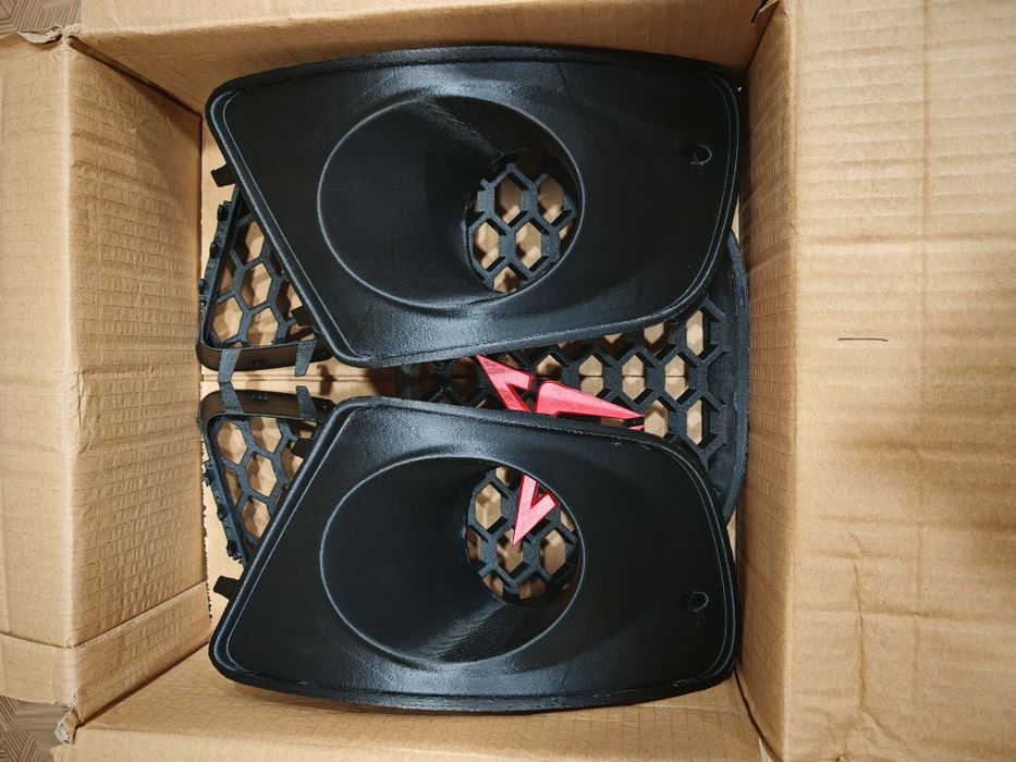 Seat Ibiza 6L решетка пчелна пита