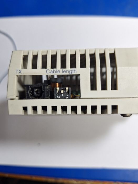 NUM  16intrari analogice, comunicare fibră