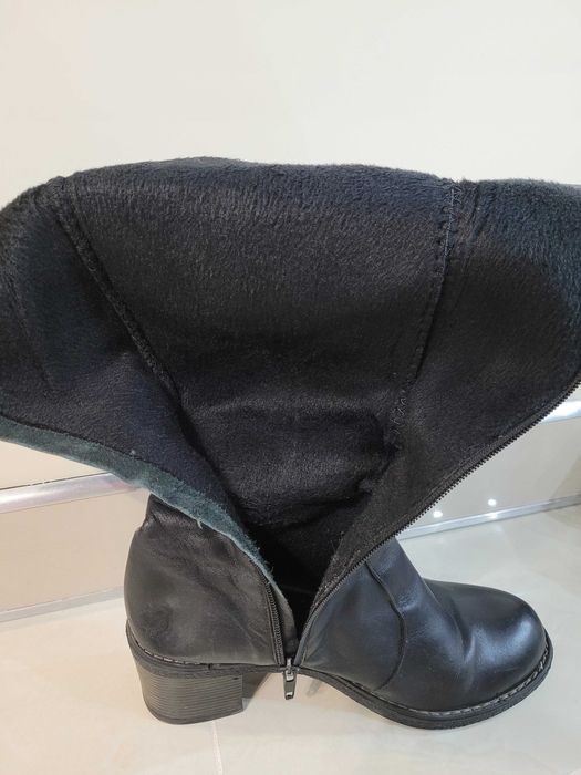 Високи дамски ботуши