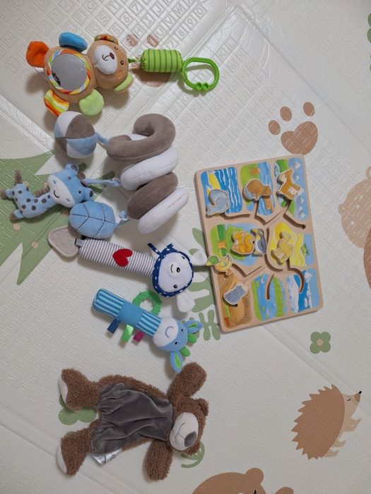 Лот бебешки играчки