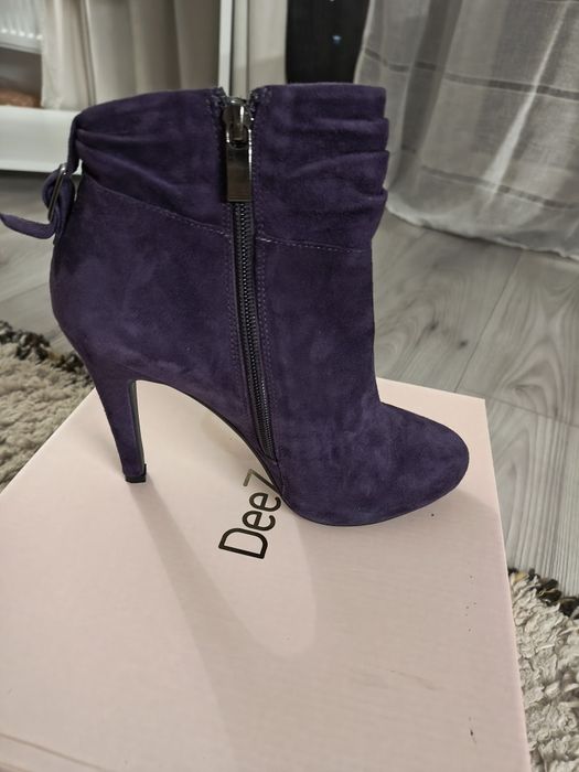 Vând botine cu toc Bata,mov