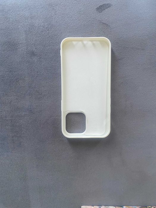 Husă nouă pentru iPhone 13 Pro Max.