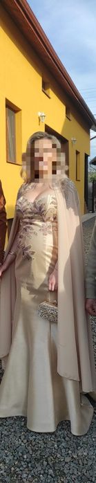 Rochie nasă cu trenă detașabilă și capă