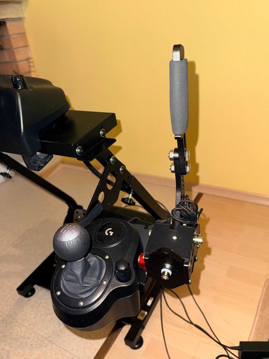 Logitech G29 + Shifter + стойка + Ръчна спирачка. КОМПЛЕКТ !