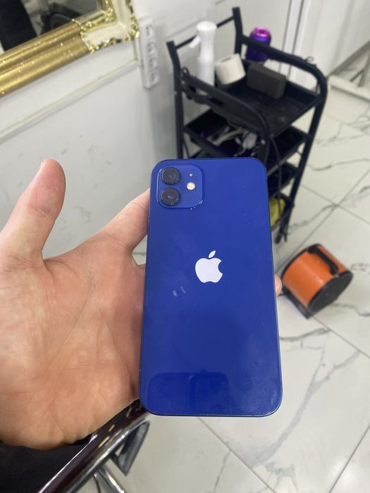 Продам айфон 11 про макс и айфон 12