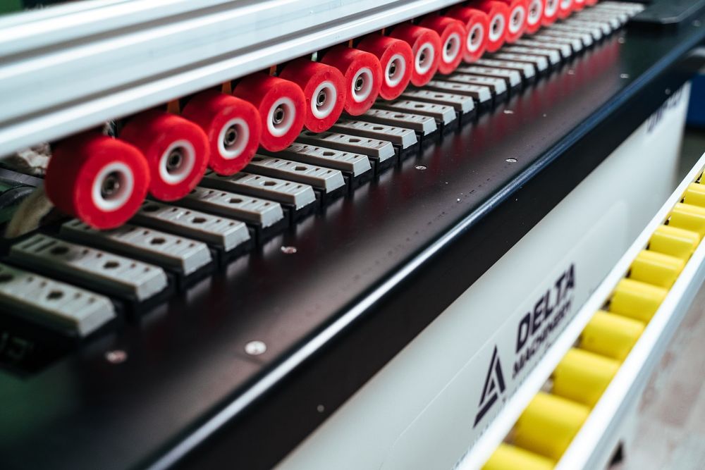 Кромкооблицовочный станок DELTAMACHINERY DM-120