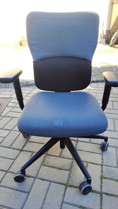 Vanzare Frigider Arctic și scaun birou Steelcase