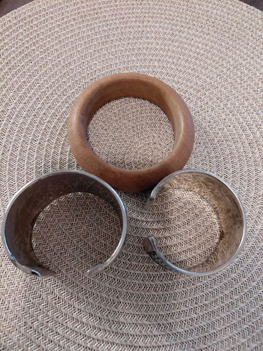 Гривни метални регулируеми и дървена