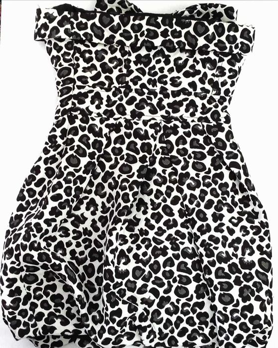 Елегантна рокля, р-р XS Limited Edition с голяма красива панделка.